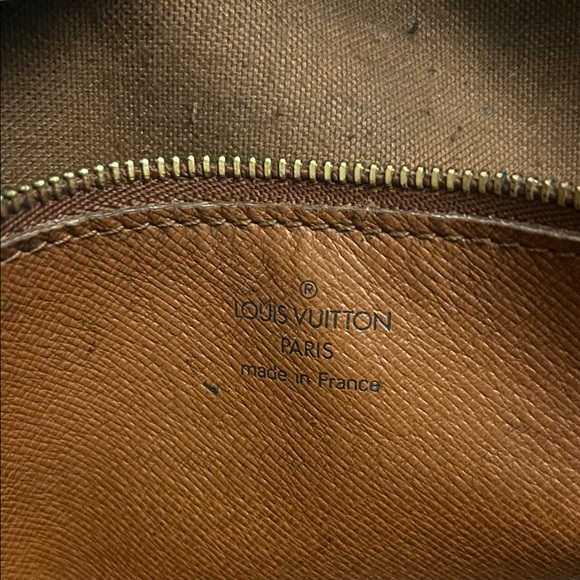 Louis Vuitton Marly Dragonne Clutch - Picture 3 of 12